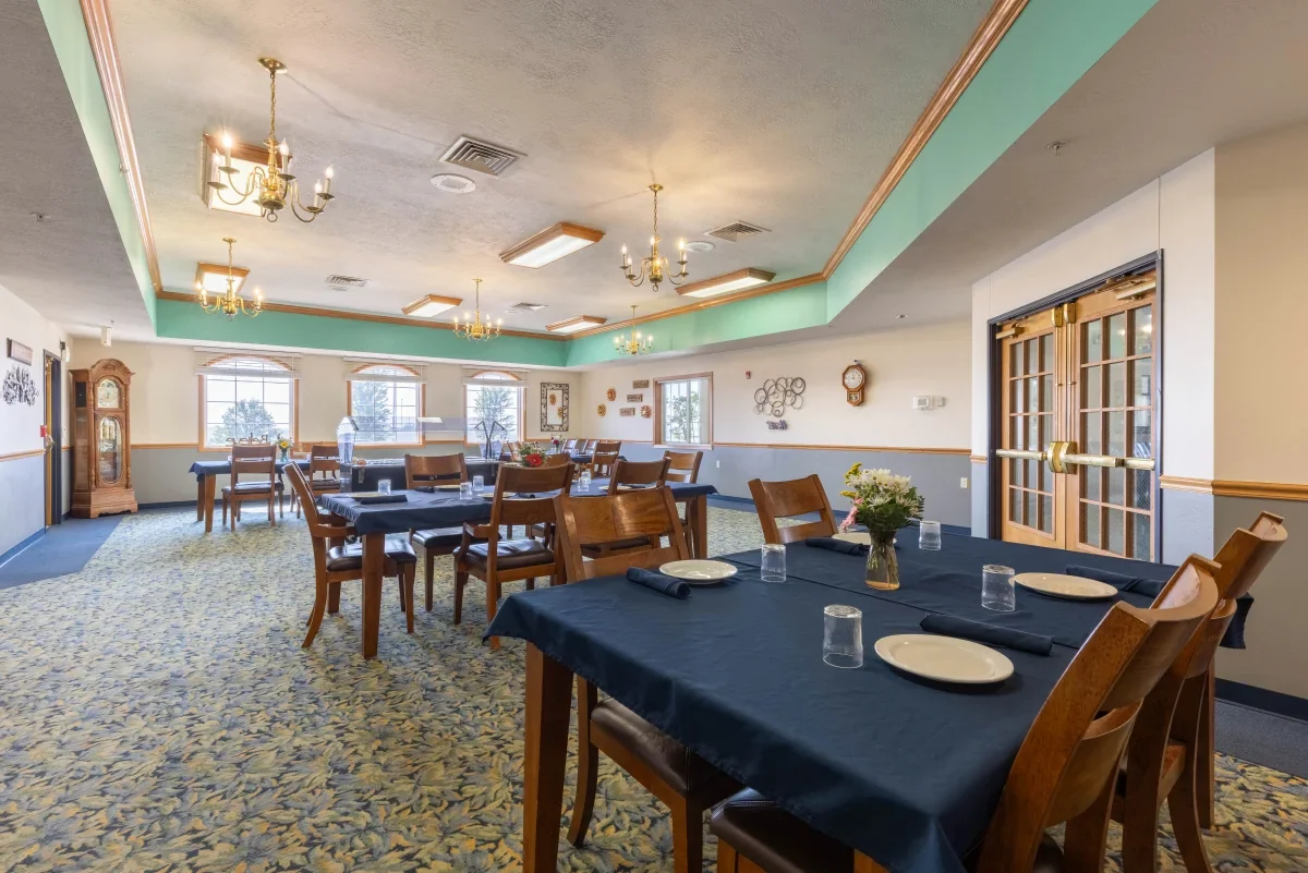 https://www.jaybirdseniorliving16.biz/wp-content/uploads/2023/12/Holstein_Senior_Living_16_1200-e1703620500517.webp