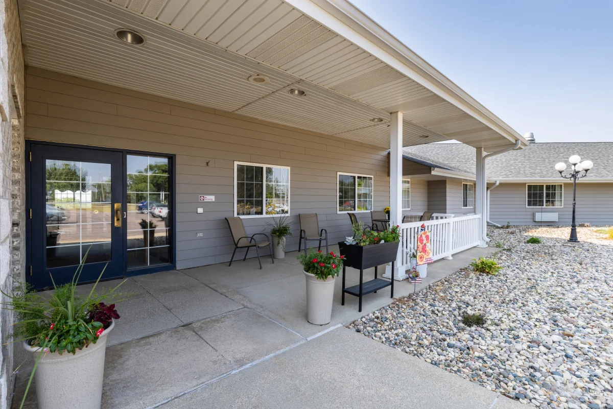 https://www.jaybirdseniorliving16.biz/wp-content/uploads/2023/12/Lawton_Senior_Living_16_1200.webp